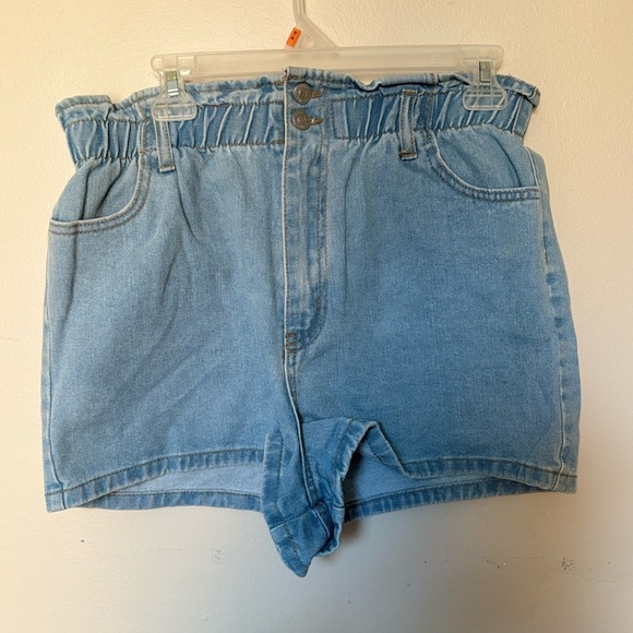 6 Pairs of Jean Shorts - Picture 5 of 7